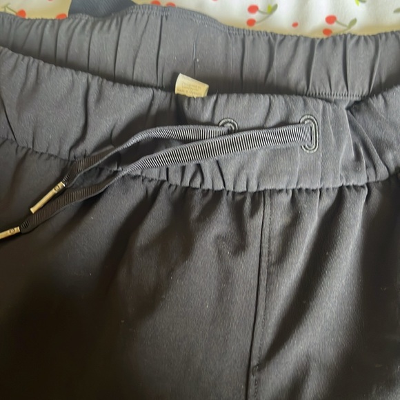 Lululemon joggers - Picture 3 of 5